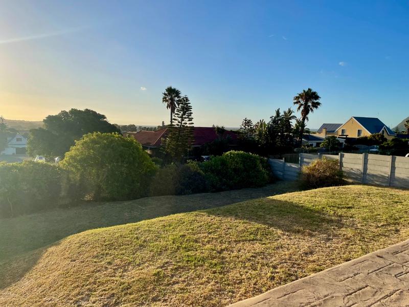 5 Bedroom Property for Sale in Capri Western Cape